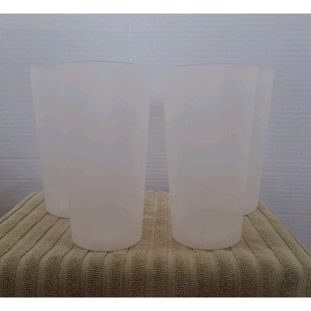 NIP Set Of 4 Room Essentials 26 fl oz Plastic Tall Tumbler‎ White Smooth Design
